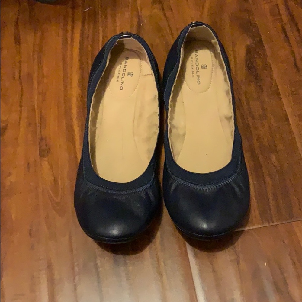 Bandolino size 7 navy flats